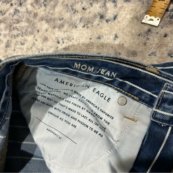 American Eagle Blue & White Striped Mom Jeans Size 6 - Picture 5 of 9